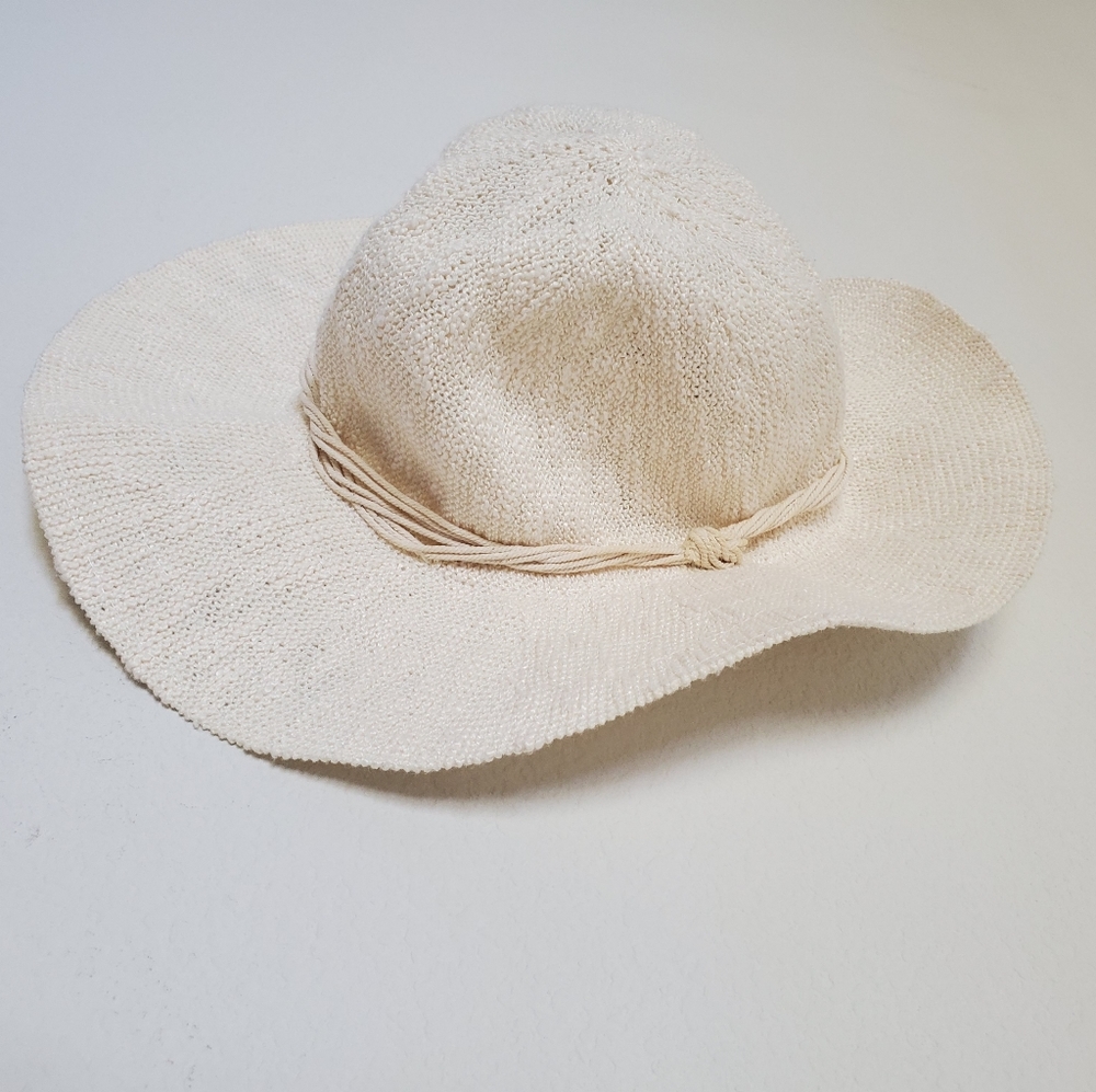 NWOT American Eagle Outfitters Soft Brim Hat